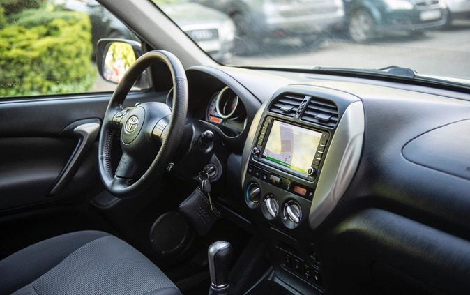 Toyota RAV4 cena 36500 przebieg: 171000, rok produkcji 2005 z Pyskowice małe 742